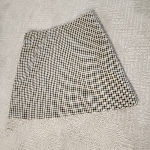 Aritzia Wilfred new classic mini skirt size 4